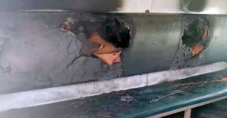 ময়মনসিংহে ট্রেনে দুর্বৃত্তদের আগুন