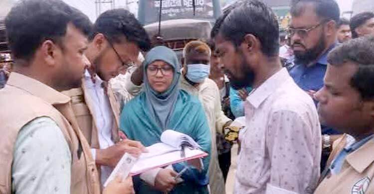 ময়মনসিংহে ট্রাক-পিকআপে যাত্রী বহন করায় জরিমানা