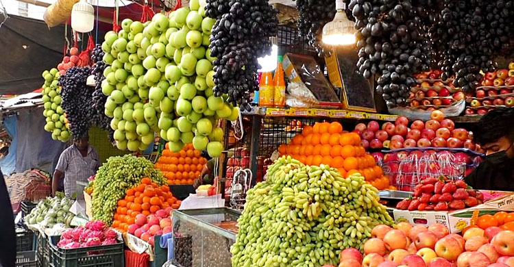 রোজায় কেজিতে বিদেশি ফলের দাম বেড়েছে ২৫০ টাকা পর্যন্ত