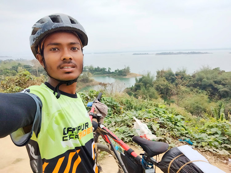 নতুন স্বপ্নে প্যাডেল ঘোরাচ্ছেন খাইরুল