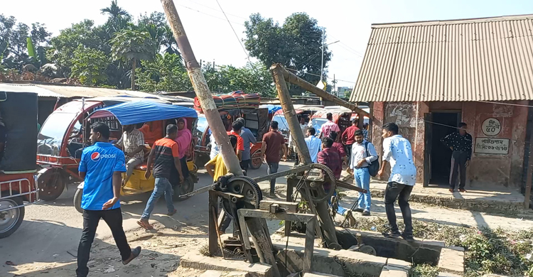 পুলিশ দেখে মিছিল থেকে পালালেন বিএনপি নেতাকর্মীরা