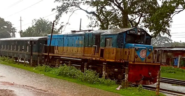 ময়মনসিংহে ট্রেনের ইঞ্জিন বিকল, ৩ ঘণ্টা বিলম্বে যাত্রা