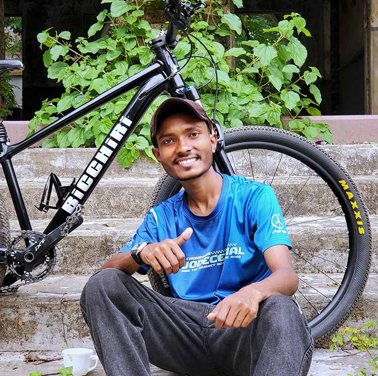 নতুন স্বপ্নে প্যাডেল ঘোরাচ্ছেন খাইরুল