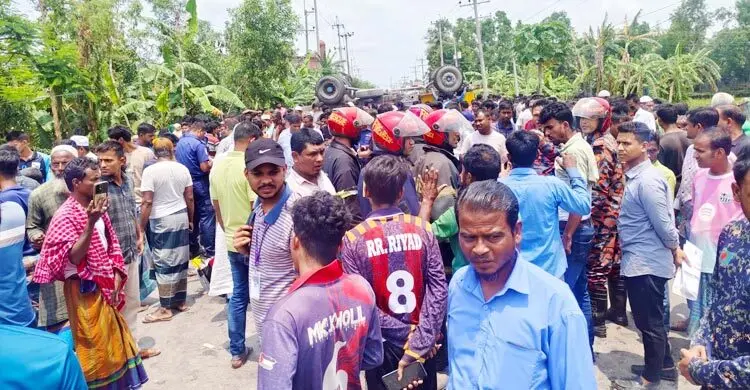 ময়মনসিংহে ট্রাক-সিএনজি সংঘর্ষ, নিহত ৩