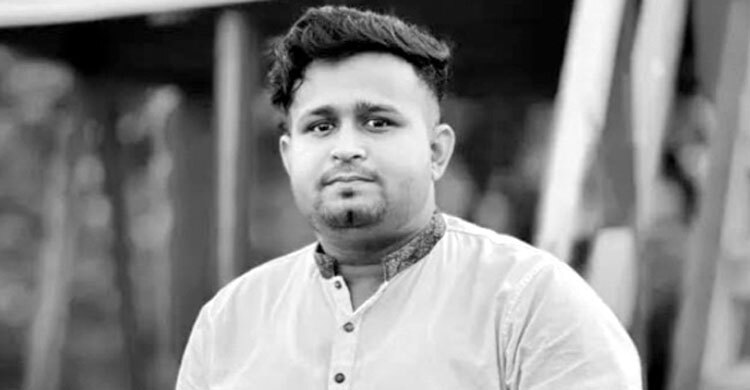 নিজের দোকানে সাপের কামড়ে প্রাণ গেলো ব্যবসায়ীর