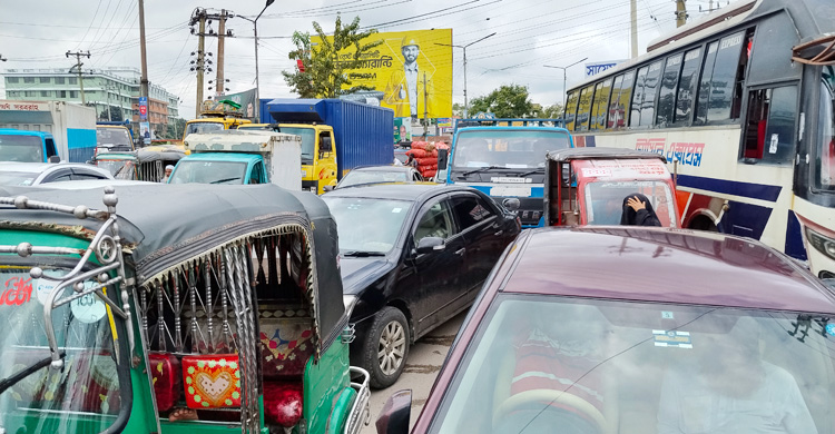জুলাই যোদ্ধাদের বাধায় বাস বন্ধ, ঢাকা-ময়মনসিংহ মহাসড়ক অবরোধ