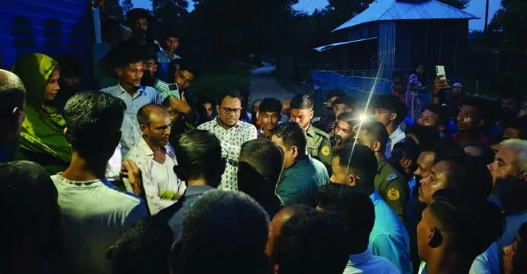 বাজারে ইয়াবা বিক্রি করতে গিয়ে আটক স্বামী-স্ত্রী