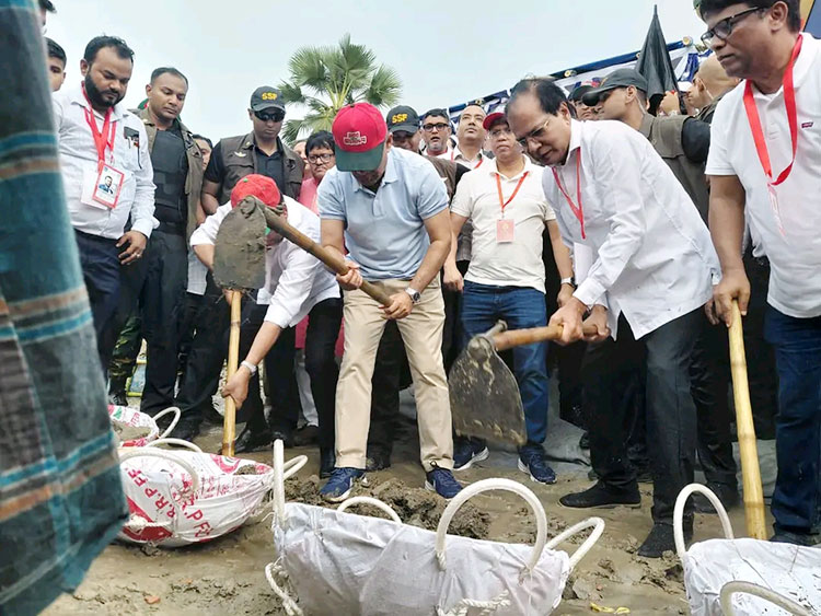 বাবার খনন করা ‘ধরার খাল’ ৪৭ বছর পর পুনঃখনন করলেন প্রধানমন্ত্রী