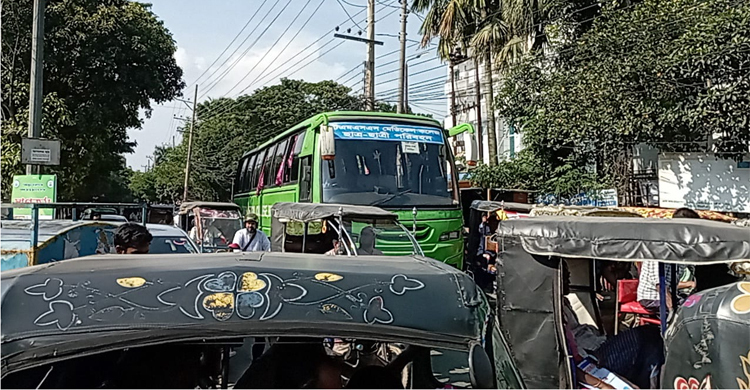 আইএইচটি শিক্ষার্থীদের চলমান বিক্ষোভে বগুড়ায় তীব্র যানজট
