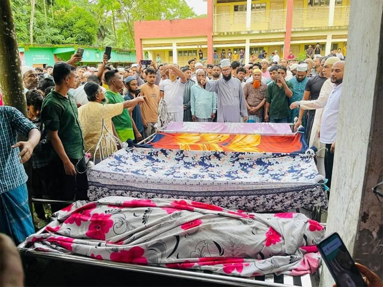 চোখের জলে একই পরিবারের ৭ জনকে শেষবিদায়