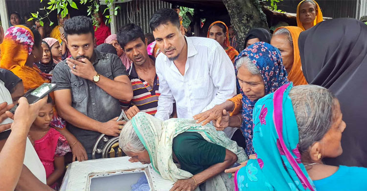 আগুন নেভাতে গিয়ে নিহত ফায়ার ফাইটার শামীমের দাফন সম্পন্ন