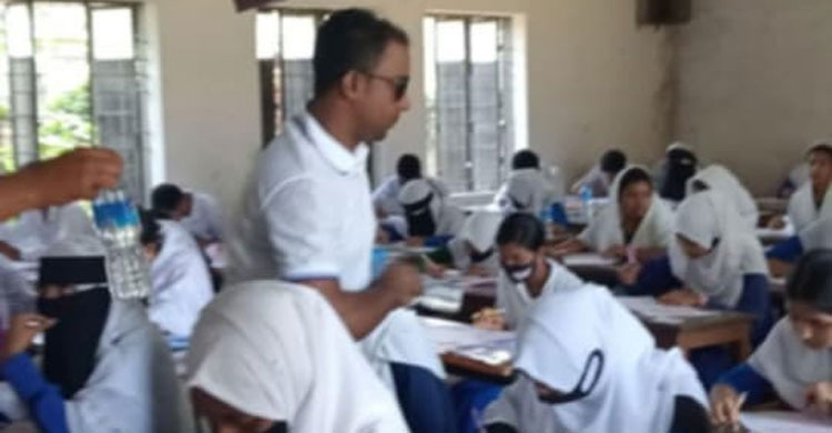 এসএসসির পরীক্ষার হলে ঢুকা সেই ছাত্রদল নেতাকে শোকজ