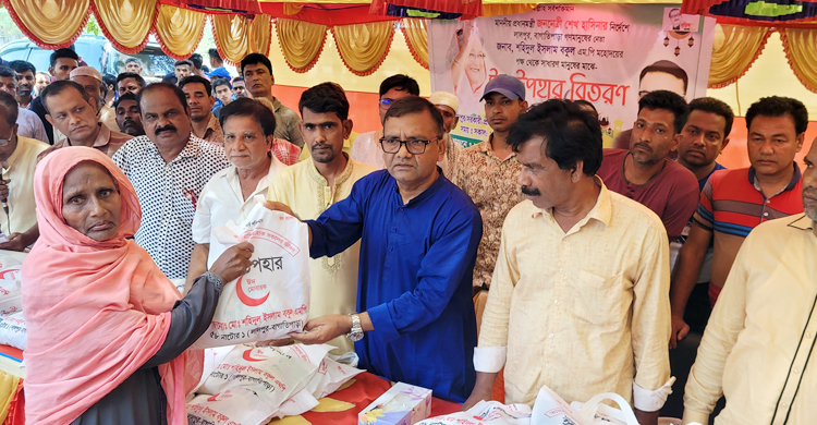 ২৭ হাজার অসহায়কে খাদ্য-অর্থ দিলেন এমপি বকুল