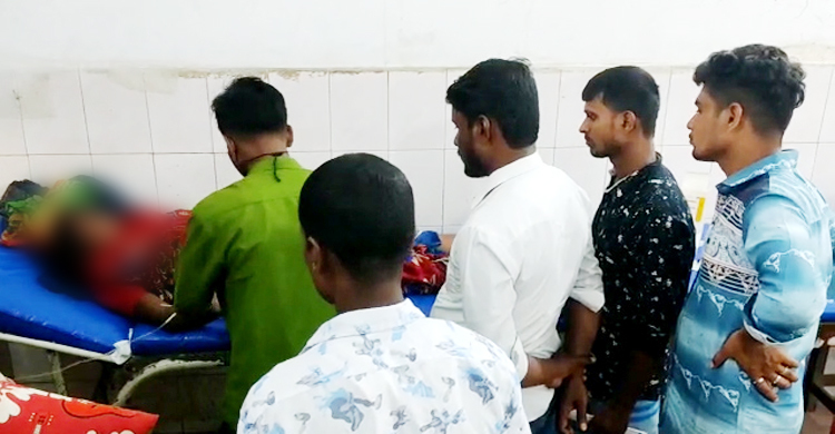 স্কুলে যাওয়ার পথে বাসচাপায় প্রাণ গেলো মা-মেয়ের