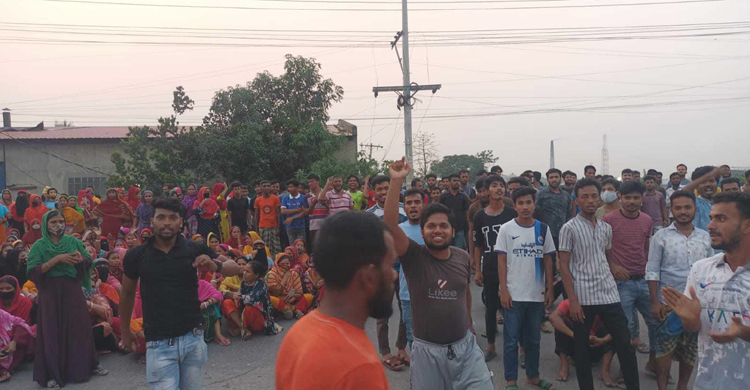 নারায়ণগঞ্জে শ্রমিক-পুলিশ সংঘর্ষে আহত ১২