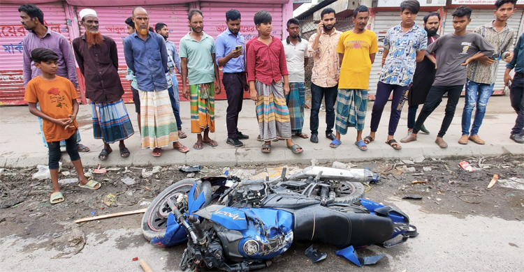 নরসিংদীতে ভোটকেন্দ্রে দুই পক্ষের সংঘর্ষ, আহত ১২