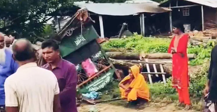 নাচোলে ট্রেনের ধাক্কায় ট্রলি চালক নিহত