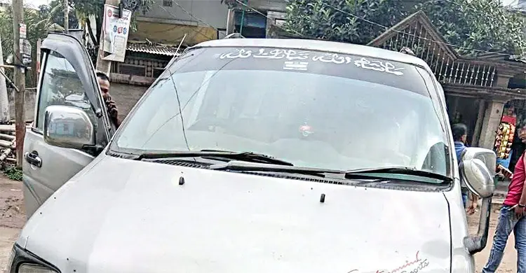 দেশে ফিরেই মহাসড়কে ডাকাতির শিকার, অভিযোগ দিতে দুই থানায় ছুটছেন প্রবাসী