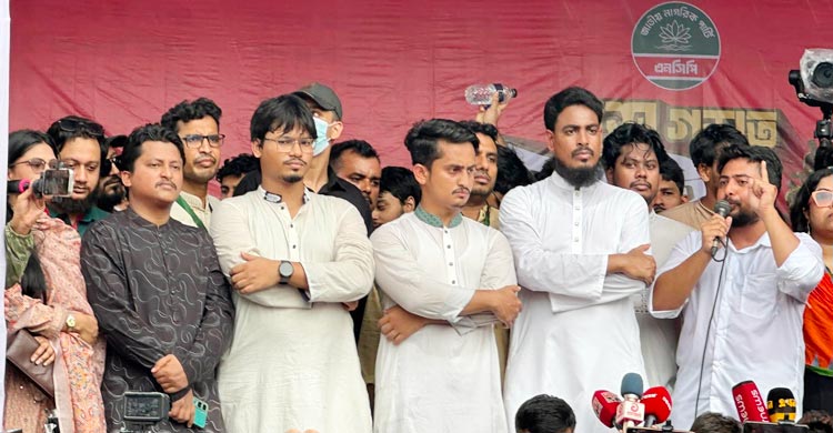 গোপালগঞ্জকে আওয়ামী সন্ত্রাসী মুক্ত করতে চাই: নাহিদ ইসলাম