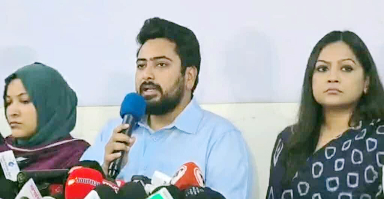 আখতার ও জারার ওপর হামলায় প্রশাসনের লোকজন জড়িত: নাহিদ ইসলাম