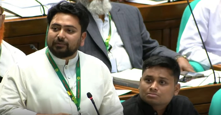 নাহিদের বক্তব্য শুনে কাঁদলেন হাসনাত