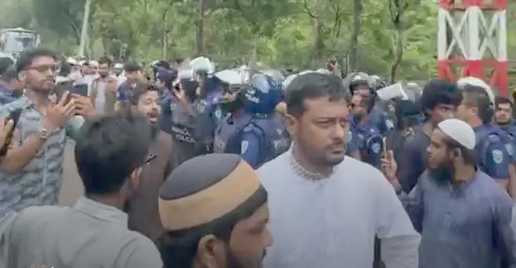 শ্রীমঙ্গলে নাহিদ-হাসনাতদের গাড়িবহর আটকে দিলো পুলিশ