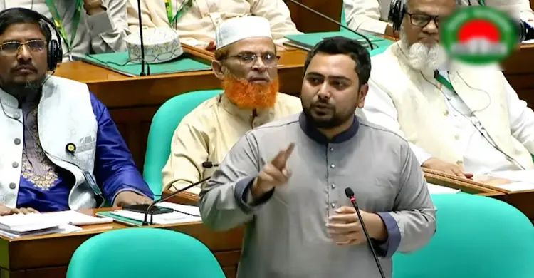 ক্ষমতা আর্মির হাতে তুলে দিলে বিএনপি সংসদে বসতে পারতেন কি না সন্দেহ আছে: নাহিদ