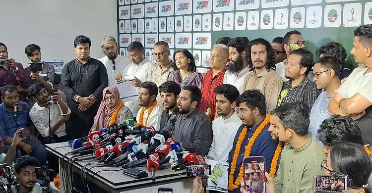 গণভোটের মাধ্যমে যে সম্ভাবনা তৈরি হয়েছিল, সরকার তা নষ্ট করে দিচ্ছে