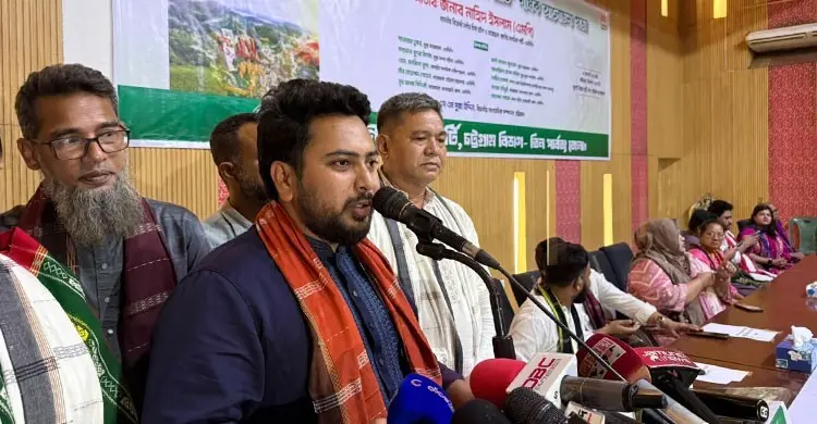 জুলাইয়ের রাজনৈতিক সংকট ও বিভাজনের জন্য সরকার দায়ী: নাহিদ ইসলাম