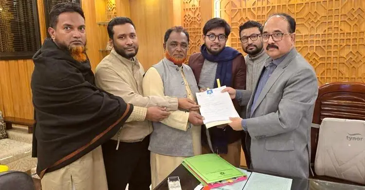 মনোনয়নপত্র জমা দিলেন নাহিদ ইসলাম