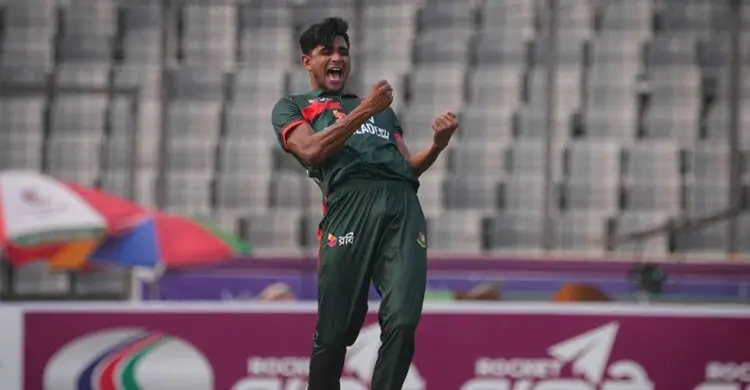 নাহিদ রানার গতিতে দুই উইকেট নেই নিউজিল্যান্ডের