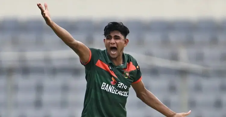 উইল ইয়াংকে সাজঘরে ফেরালেন নাহিদ রানা