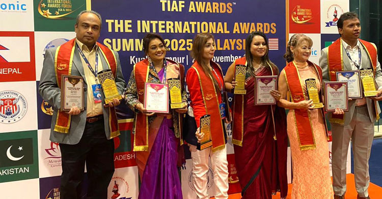 মালয়েশিয়ায় ‘ইন্টারন্যাশনাল প্রাইড অ্যাওয়ার্ড’ পেলেন ড. নাজমুল