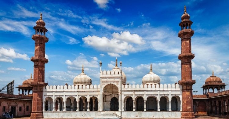 প্রথম কাতারে নামাজ পড়ার ফজিলত