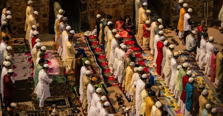 নামাজের কেরাতে তারতিব নষ্ট হলে সাহু সিজদা দিতে হবে?