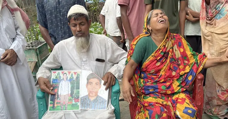 মোহনের আর বাড়ি ফেরা হলো না, দুই সন্তান হারিয়ে দিশেহারা মা