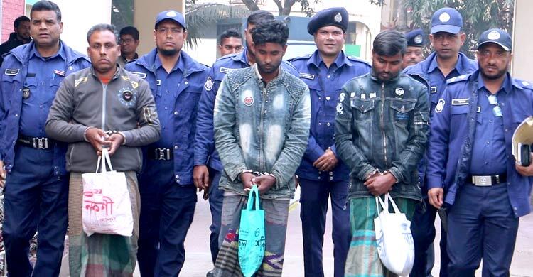 হত্যার পর দাফন-কাফনে সহযোগিতা করেন তারা