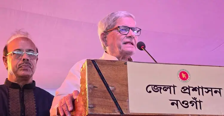 বাবা সকালে হাঁটাহাঁটি শেষে রবীন্দ্রনাথের ‘শাজাহান’ কবিতা আবৃত্তি করতেন