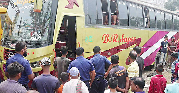 গ্যারেজে রাখা বাসের ভেতর মিললো হেলপারের মরদেহ