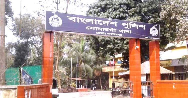 জমি নিয়ে বিরোধে নারীসহ একই পরিবারের ৪ জনকে কুপিয়ে জখম