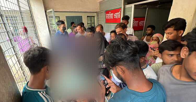 নরসিংদীতে কাপড় ব্যবসায়ীকে কুপিয়ে হত্যা