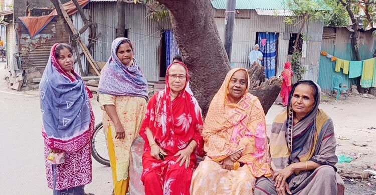 আইভীর বাসার সামনে ভিড় করছেন ভক্তরা, বসেছে সিসি ক্যামেরা