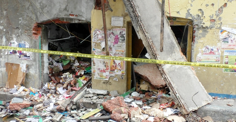 নারায়ণগঞ্জে বিস্ফোরণে ধসে পড়া ভবনটি দ্রুত অপসারণ হবে