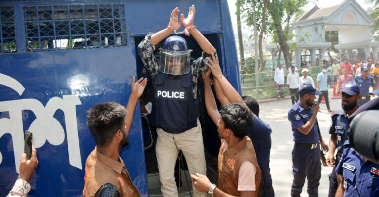 মামলার বাদী তৈমূর আলমকে জেরা, বাইরে মহড়া