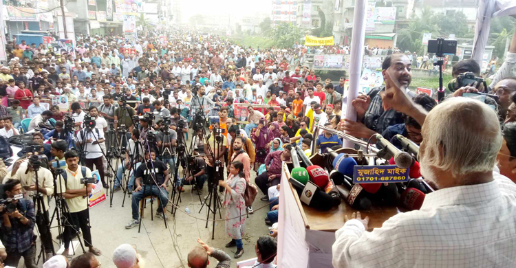 সরকার মেগা উন্নয়নের নামে মেগা চুরি করছে: মঈন খান