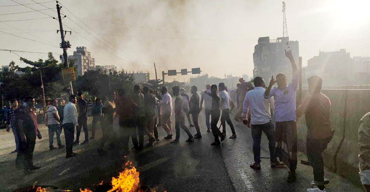 ঢাকা-চট্টগ্রাম মহাসড়কে গাড়ি ভাঙচুর, ককটেল বিস্ফোরণ