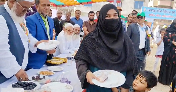 নারী ভোটারদের টাকা দিয়ে জরিমানা গুনলেন জমিয়ত প্রার্থী