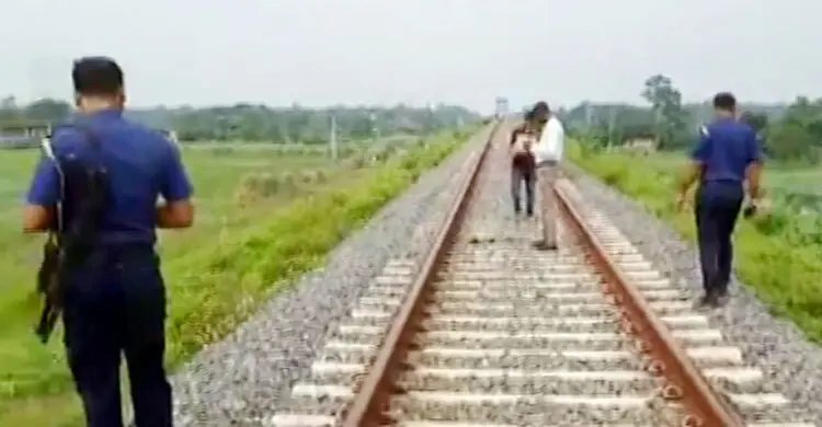 নড়াইলে ট্রেনে কাটা পড়ে প্রাণ গেল অজ্ঞাত ব্যক্তির