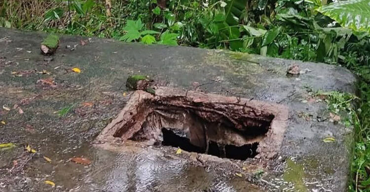 নড়াইলে সেপটিক ট্যাংক থেকে শিশুর মরদেহ উদ্ধার