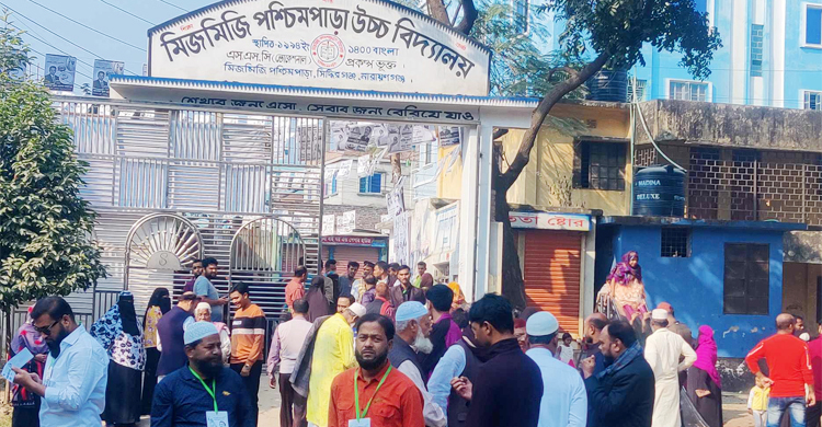 বেলা বাড়ার সঙ্গে বাড়ছে ভোটার উপস্থিতি